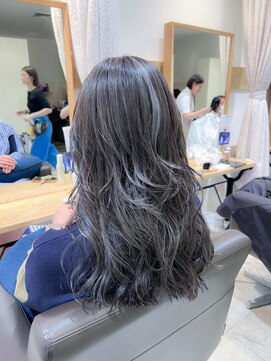 ステラバイケンジ 藤沢(STELLA by KENJE) 白髪ぼかし セミディ シアーカラー 【藤沢 藤沢駅】