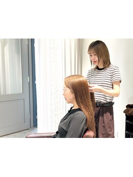 現在抱えているお悩みだけでなく、目指したい理想の髪色・髪質までじっくりお伺いします！