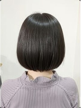 ドアーズ(Door's) 30代40代ショート白髪染めグレイカラーボブ艶栄名駅伏見丸の内