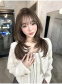 レイヤーカット×明るめベージュ