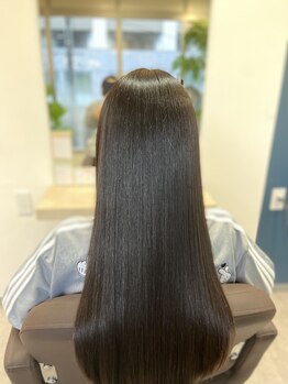 アイノアヌエール 代々木店(AInoa Nouer)の写真/「あなただけの、静かな特等席。代々木の隠れ家サロンで、髪と心を解き放つ至福の髪質改善ヘアエステを。」