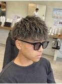 ホワイトメッシュツイストパーマ/MEN’S HAIR/刈り上げマッシュ