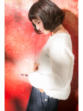 アエカ(aeca) 短めバングのショートボブ