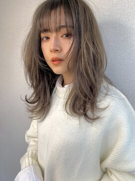 オグジュアリー 表参道(aux.) グレージュカラー×レイヤーカット