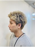 ハイトーンなおしゃれショート。10.9