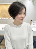 大人かわいい黒髪ハンサムショートセンターパート