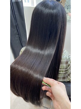 エミュスト(Emuest) ☆ 髪質改善　アッシュブラウン　トリートメント　心斎橋