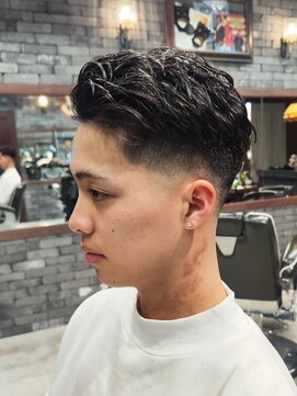 スリーセント 栄(3/cent) 七三フェードカット/スキンフェード/ミドルフェード