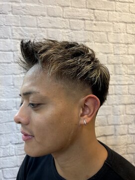 ヘアサロン 銀座マツナガ新宿店(hair salon) 周りと一味違う！ホワイトメッシュとスキンフェードで格好良く！