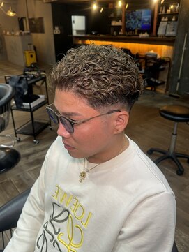 ミオ ベガ(Mio'' VEGA) バズりスタイルブリーチ極道パーマ