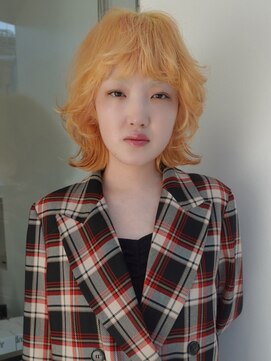 ブロンドヘア/レイヤーカット