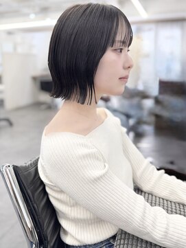 オウル(Owll) ＊顎下3cm切りっぱなし外ハネボブぱつっとボブ＊