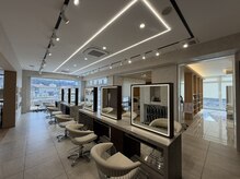 ゼル 富士吉田(ZELE)の雰囲気(カラー、メイクのアドバイスがしっかりできる照明に変更しました)