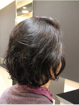 ディーヘアーデザイン(d.HAIR DESIGN) クセを活かしたボブ