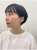 黒髪×耳掛けシンプルショート