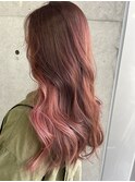 ピンクベージュ