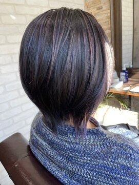 ハサミバイアトリエナガノ 千葉(8sami by atelier nagano) ショートボブ/センターパート/ツヤ髪/グラデーション/イヤリング