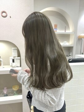 透明感たっぷりオリーブカラー