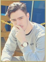 ジジバイワースホワイル(jiji by WORTH WHILE) リバースセンターパート刈り上げセンターパートサーフカール