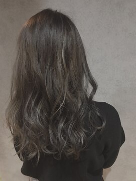 ヘアサロンM 新宿 ハイライトグレージュ【担当.miyuki】