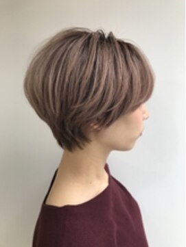 ネウィ グランデ 横浜(newi grande) 大人可愛い20代30代40代小顔ワンサイドショートボブ丸み前下がり