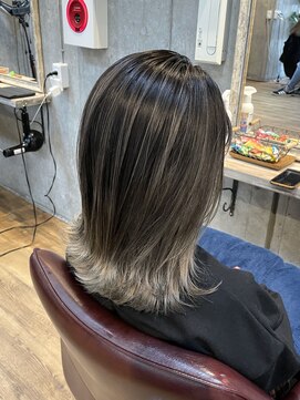 ロダット 横浜(LODAT by little) バレイヤージュ×グレージュ【LODAT横浜】