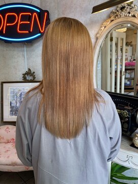 美容室 ティンカーベル ミルクティーベージュ