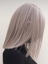 エイチ(H eitf)&nbsp;H【eitf】　原宿　表参道　ホワイトブロンド/ハイトーンカラー