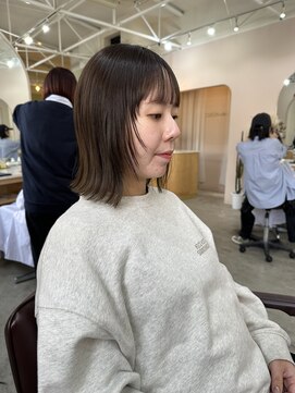 キュオンシア(CUEON. ciea) 顔まわりレイヤー×オリーブグレージュ