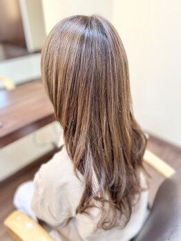 クオレ 豊岡駅前(Cuore)の写真/白髪ぼかしは《大人女性の新常識!!》女性の悩みである白髪を”隠す”から「魅せる」「楽しむ」カラーへ◇