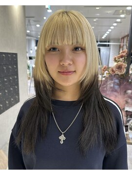 ザザ シンジュク(ZA/ZA shinjuku) レイヤーカットとルーツカラー