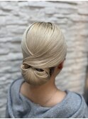 大人っぽいタイトシニヨン