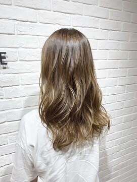 ビューティー エールフォルム 浜松有玉店(BEAUTY YELLFORME) エドル 透け感アッシュ