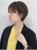 前髪長め　丸み　手入れ簡単　マッシュショート　ヘアスタイル
