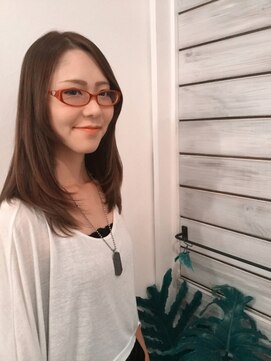 ヘアー 志希 軽★グレイアッシュストレート
