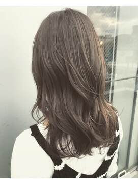 ラダ(Lada) 2018ss マットグレージュ 外国人風　ハイライト