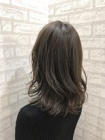 ジーナ セントラル銀座(Zina)&nbsp;ハイライトグレージュ＊外ハネ＊寒色カラー【ZinaCENTRAL】