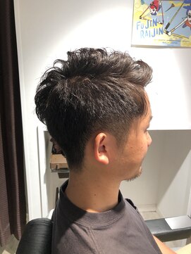 フリゼーア 川西店(FRISEUR) フェード風かきあげバング