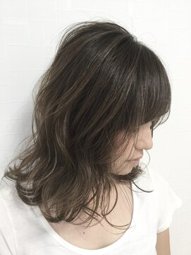 ヘアートルウィ(HAIR Tleu'i) くびれ無造作カール オリーブブラウン