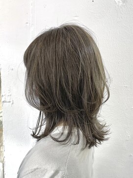 リッカ(RICCA) 【ハイライトカラー】オリーブベージュミディアムウルフ☆