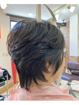 カットハウス はさみの部屋 大人ショートレイヤー/ラフウェーブ/カシスブラウン/前髪あり