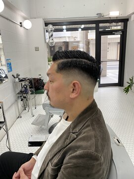 ウェルネス(Wellness) サイドパート　スキンフェード