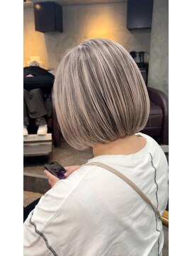 アポロ 横浜駅店(apollo) レイヤーボブハイライトブリーチレイヤーハイトーングレージュ
