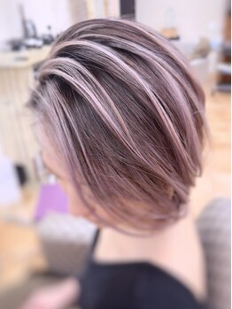 ヘアー デザイナーズ クルー ドルフィン(HAIR DESIGNERS CREW dolphin)の写真/だだ染めるだけじゃ物足りないあなたへ。dolphinは、”本当に似合う色”をオーダーメイドで叶えます◎