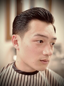 ザ チョップ ショップ ハラジュク(THE CHOP SHOP HARAJUKU) サイドパート + テーパーフェード