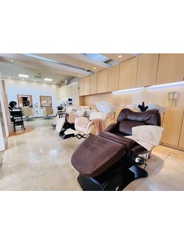 “居心地の良さ”と“あなたらしさ”を大切にしたサロン。一つ一つの作業も丁寧に説明しながら施術◎