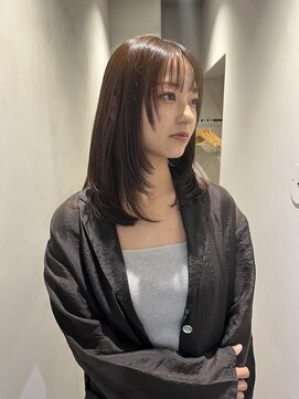 ロエ 平尾山荘(loe) オリーブベージュ×レイヤースタイル