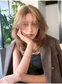 ミディアムハイトーン顔周りレイヤー似合わせカット_F31388