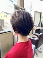 ミニマス(minimus) 大人ショートボブ × ひし形シルエット