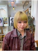 ボブ×ベージュ×ライムグリーン